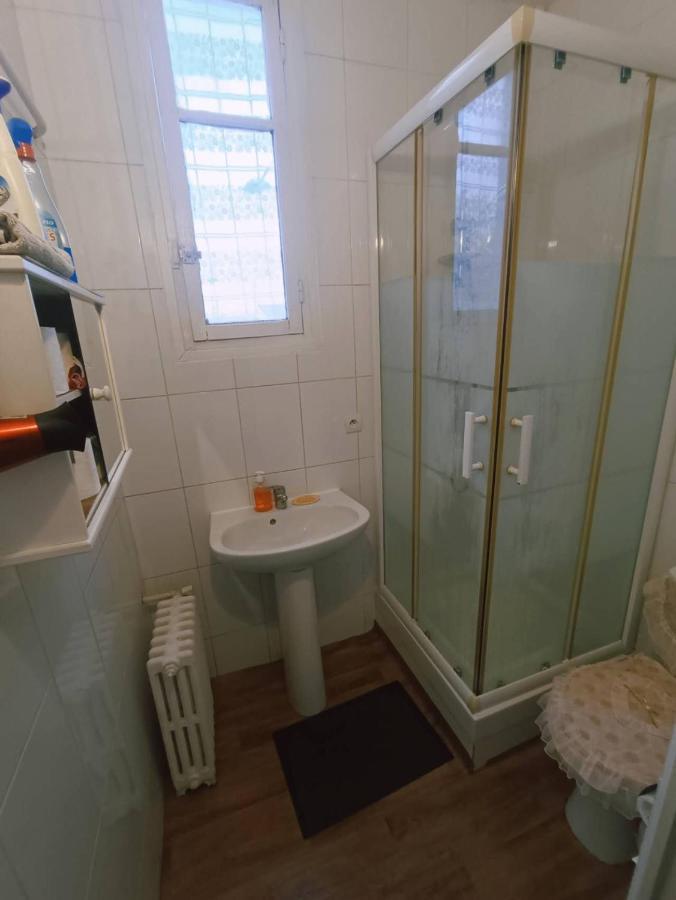 Rose Apartment Villejuif Bagian luar foto